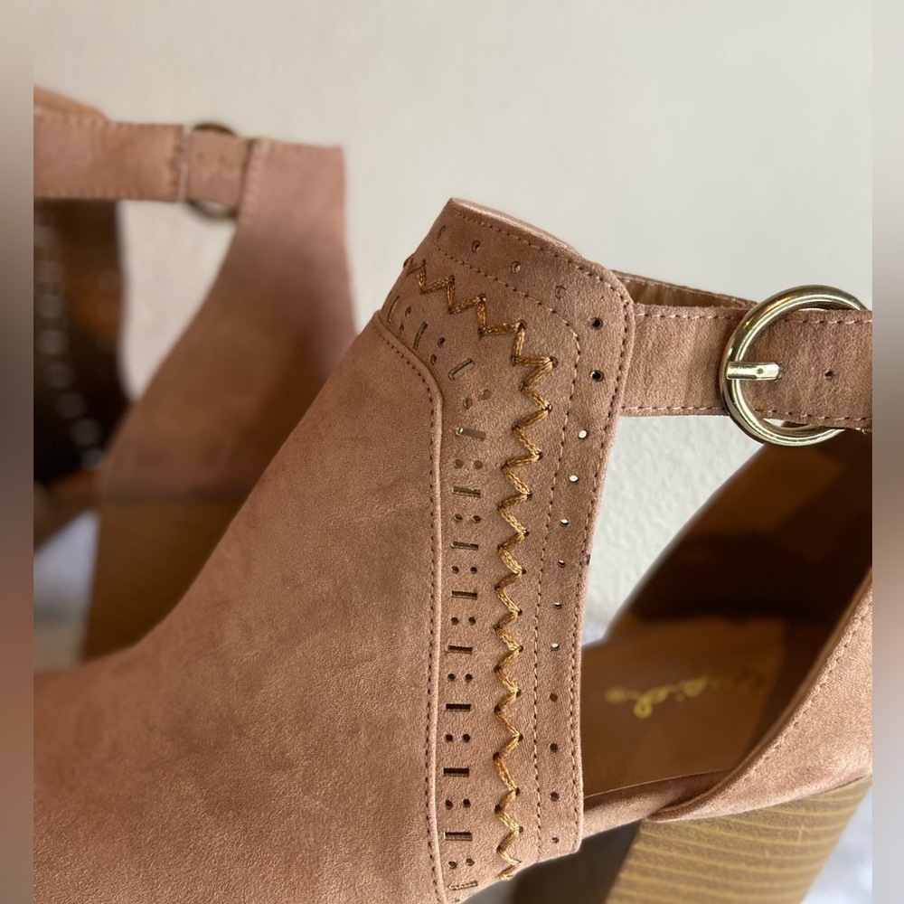 Qupid~Neutral~Faux Suede~Open Toe~Stack Heel~Buckle Closure~Ankle Bootie~Size 10 - Picture 5 of 16